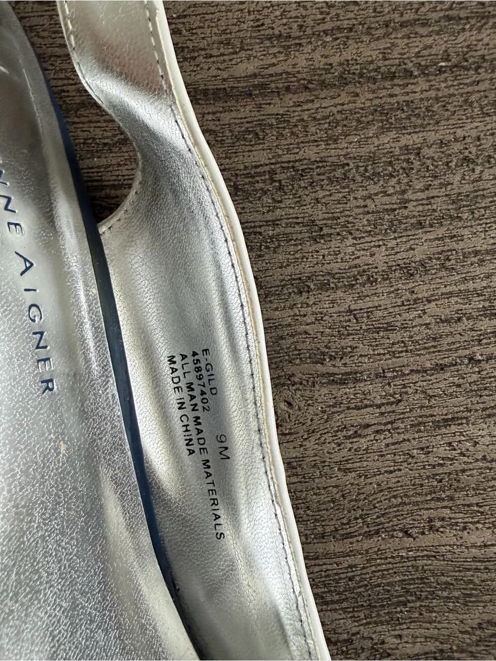 Etienne Aigner sleek patent